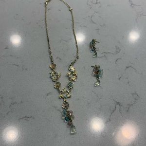 Necklace and earring set